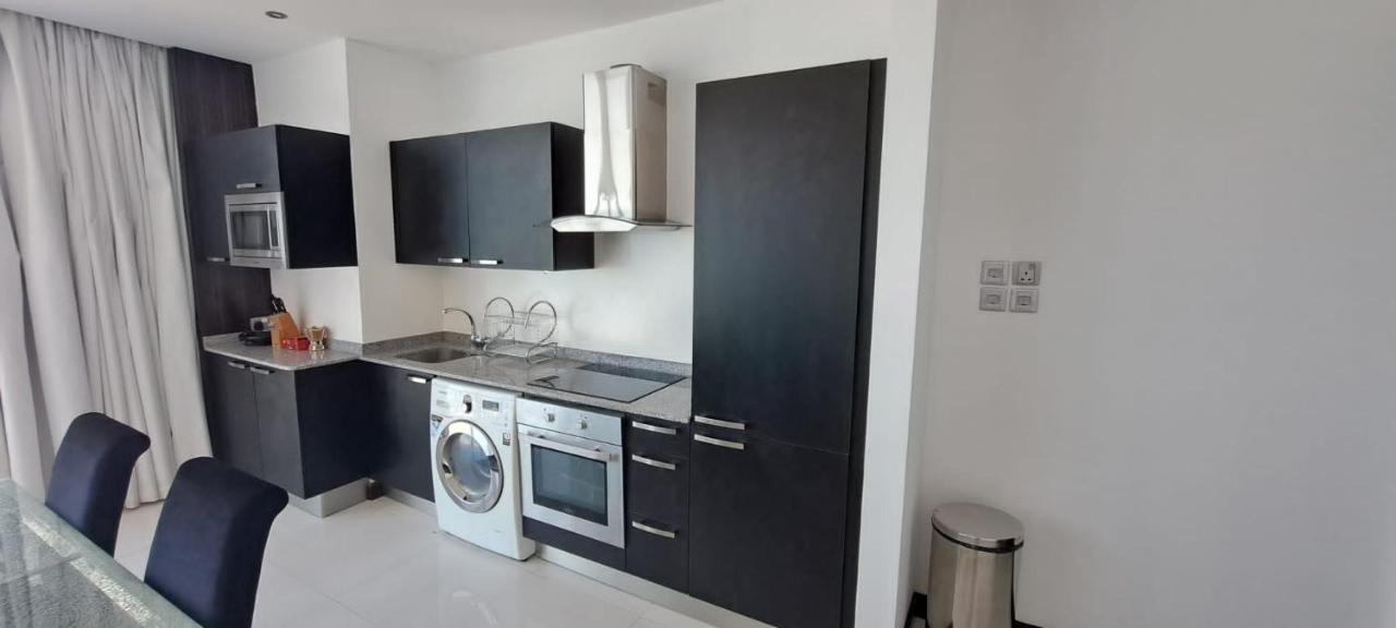 Skyline Apartments Manama Exterior photo